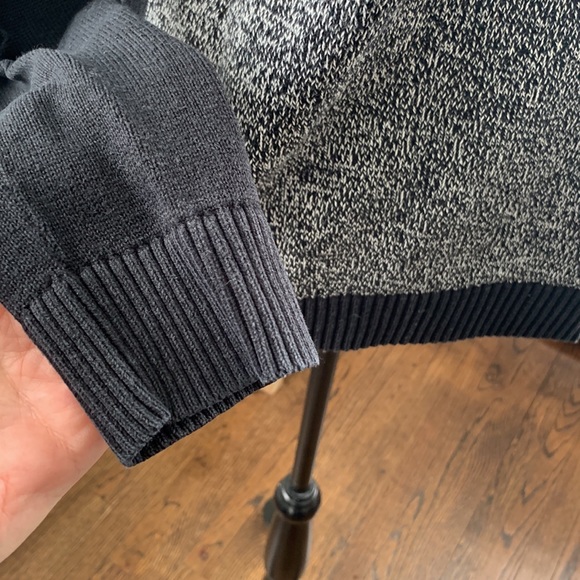 GAP Sweater - Picture 3 of 6